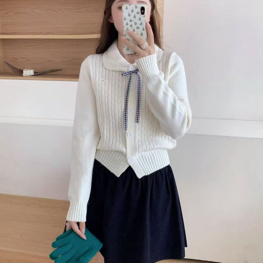 Cardigan long sleeved sweater