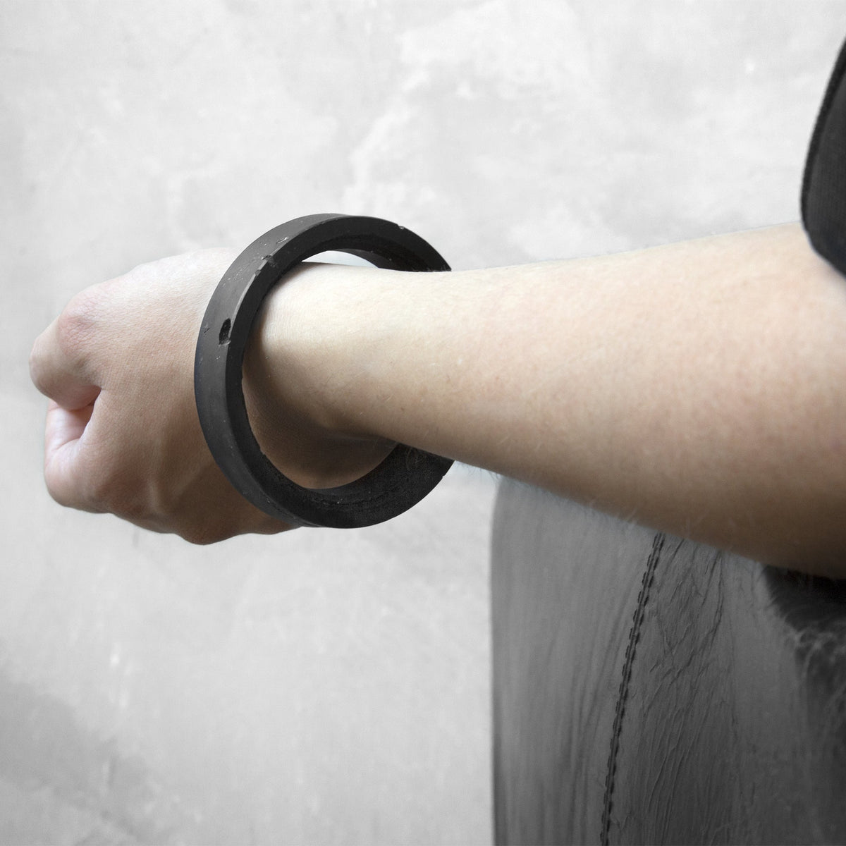 COLOSSEUM BANGLE || Black Concrete Sculptural Bracelet