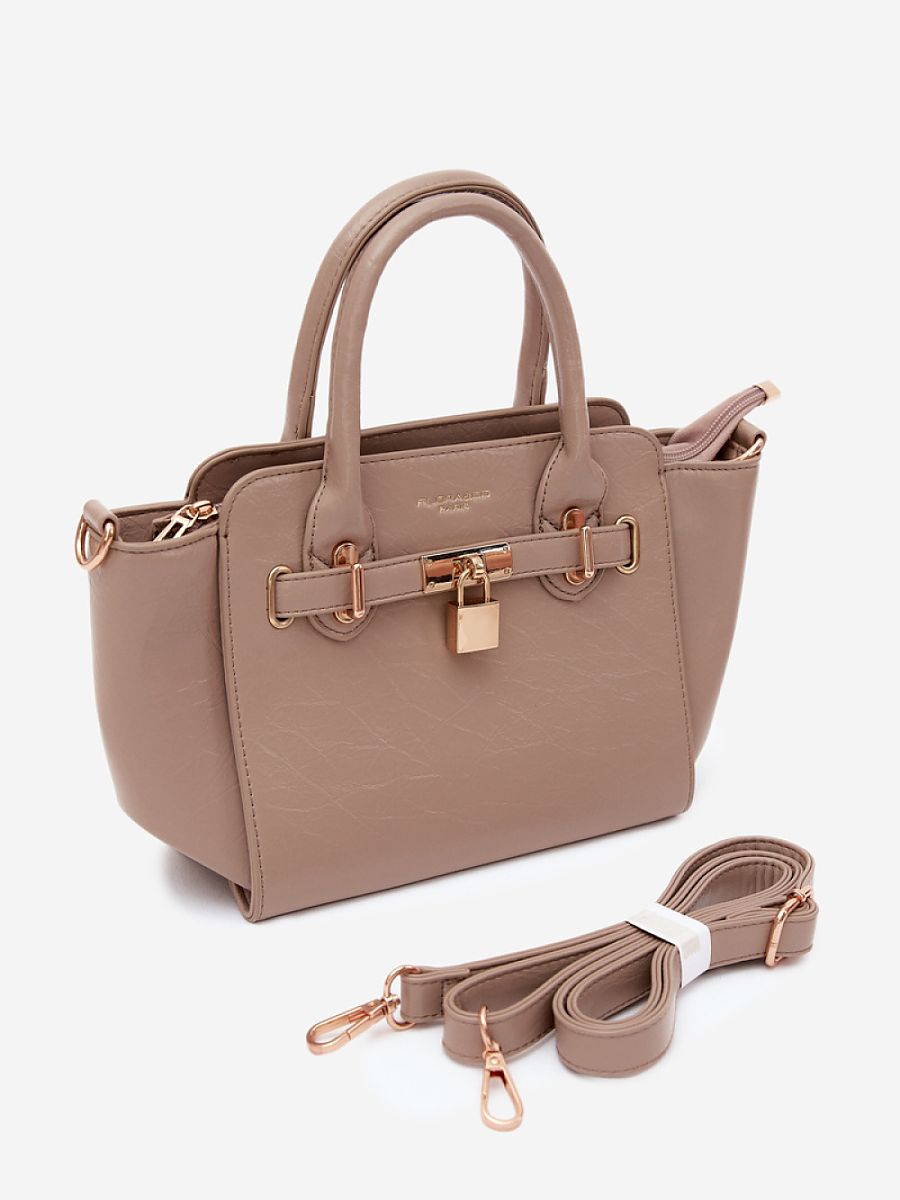 Everyday handbag model 230370 Step in style