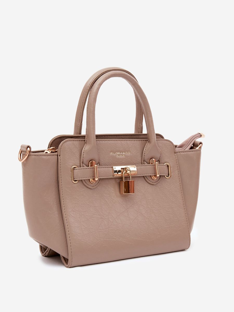 Everyday handbag model 230370 Step in style